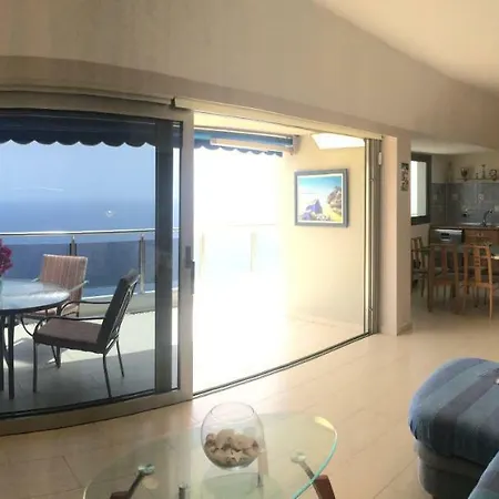 Flamboyan Apartment *